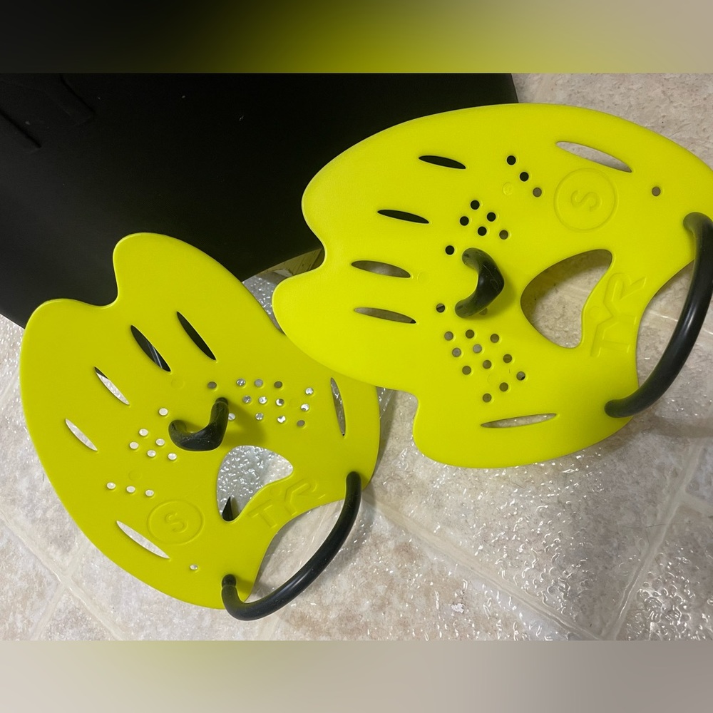 TYR kick board and agility resistance swim paddles